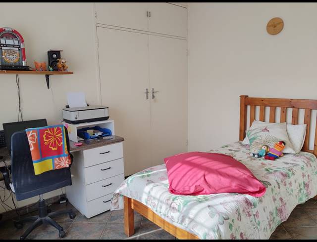 3 BEDROOM HOUSE FOR SALE IN KEMPTON PARK EXT 4